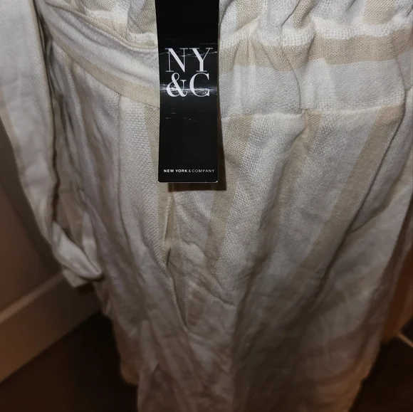 NWT! NEW YORK AND COMPANY DRESS !! - Picture 4 of 7
